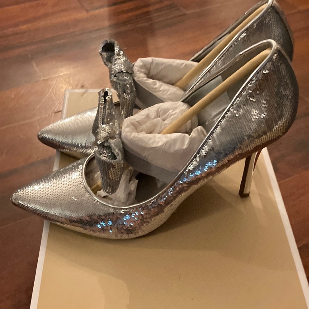 NIB Michael Kors sparkly silver sequin heels size 9